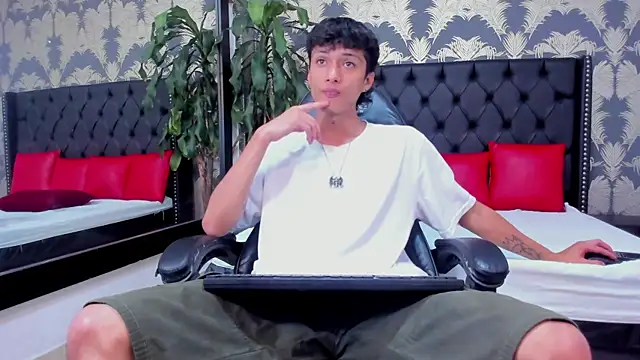 Lean Portman online show from 04/22/26, 02:57