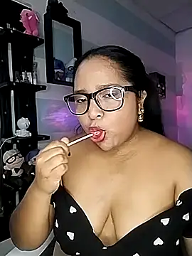 Snapshot of Angelly_ricura chatting on 10/15/25, 02:47 Angelly ricura online show from 10/15/25, 02:47