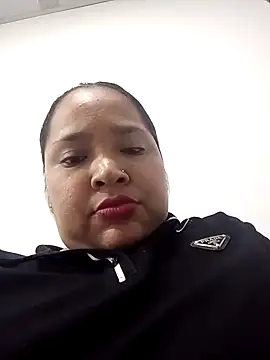 Snapshot of Angelly_ricura chatting on 06/08/26, 05:52 Angelly ricura online show from 06/08/26, 05:52