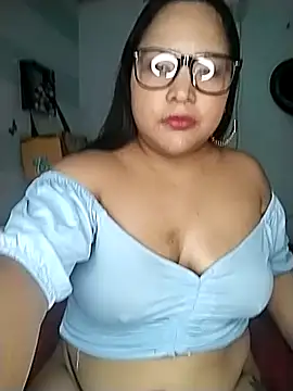 Snapshot of Angelly_ricura chatting on 09/25/25, 04:46 Angelly ricura online show from 09/25/25, 04:46