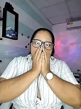 Snapshot of Angelly_ricura chatting on 10/17/25, 02:41 Angelly ricura online show from 10/17/25, 02:41
