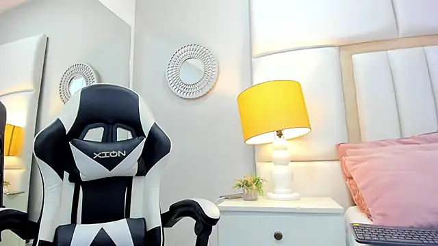 Sweet Lucianaa online show from 12/14/25, 01:28