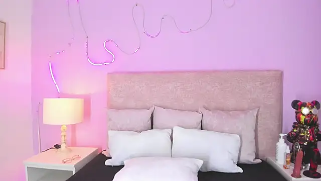 EmaRae1499 online show from 11/27/25, 07:47