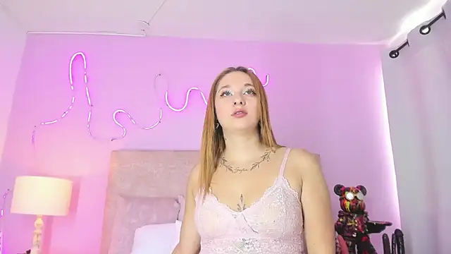 EmaRae1499 online show from 11/19/25, 04:40