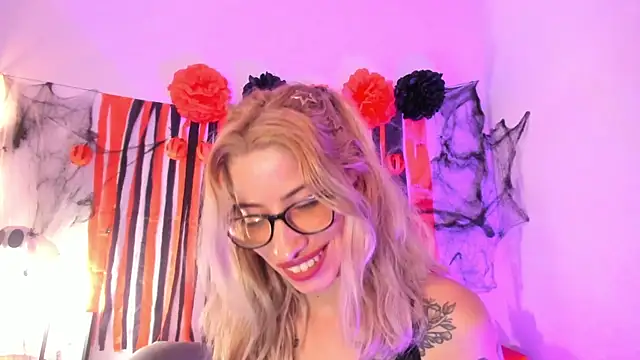 MerryyMendez online show from 10/11/25, 08:43