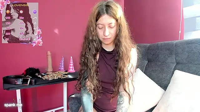 Snapshot of Roshhell1 chatting on 02/06/26, 07:32 Roshhell1 online show from 02/06/26, 07:32