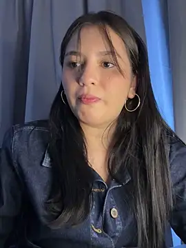 Snapshot of Angeldusttt chatting on 09/18/25, 06:22 Angeldusttt online show from 09/18/25, 06:22