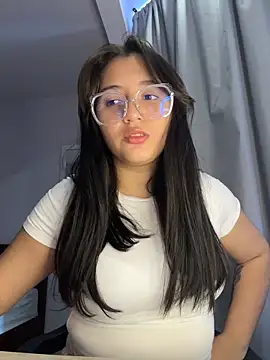 Snapshot of Angeldusttt chatting on 09/30/25, 04:46 Angeldusttt online show from 09/30/25, 04:46
