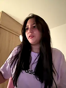 Snapshot of Angeldusttt chatting on 12/05/25, 06:17 Angeldusttt online show from 12/05/25, 06:17