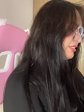 Snapshot of Angeldusttt chatting on 12/16/25, 02:05 Angeldusttt online show from 12/16/25, 02:05