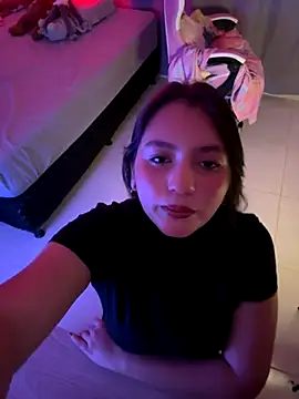 Snapshot of Angeldusttt chatting on 11/01/25, 01:34 Angeldusttt online show from 11/01/25, 01:34