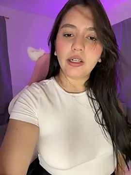 Snapshot of Angeldusttt chatting on 11/05/25, 07:39 Angeldusttt online show from 11/05/25, 07:39