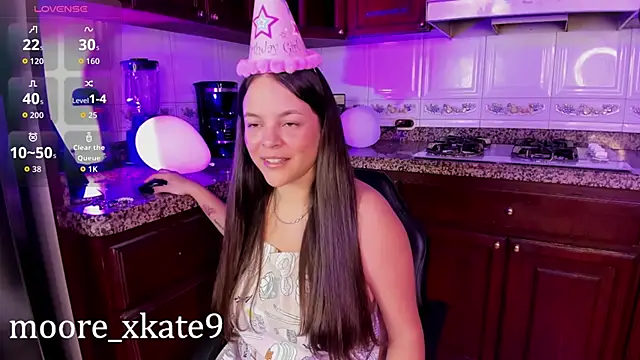 KateMoorex online show from 11/04/25, 12:20