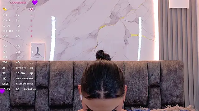 Ava Cristi online show from 11/06/25, 01:48