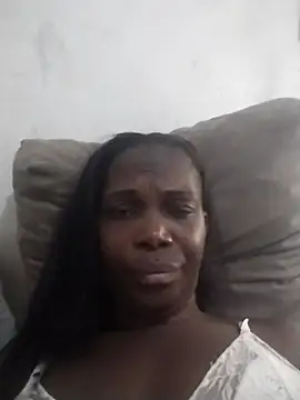 Snapshot of Morena_2021 chatting on 10/24/25, 05:12 Morena 2021 online show from 10/24/25, 05:12