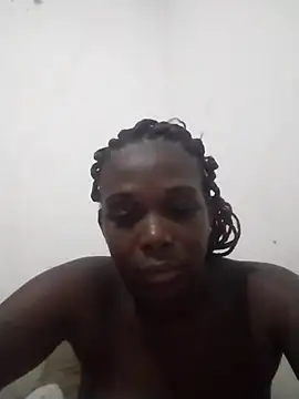 Snapshot of Morena_2021 chatting on 12/18/25, 04:39 Morena 2021 online show from 12/18/25, 04:39