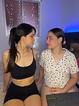 Ashley and Zoe online show from 03/02/26, 06:15