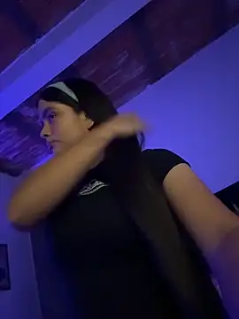 Ashley and Zoe online show from 11/26/25, 09:59