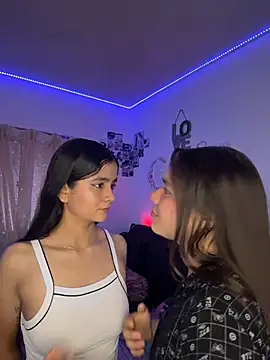 Ashley and Zoe online show from 04/11/26, 03:49