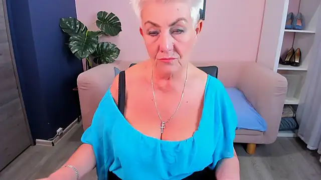 Snapshot of HotandMature chatting on 03/18/25, 08:17 HotandMature online show from 03/18/25, 08:17