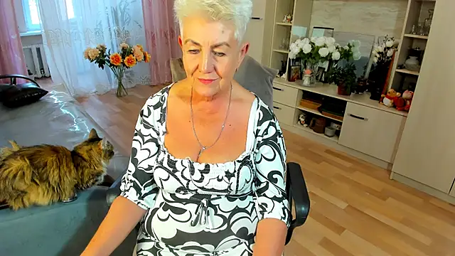 Snapshot of HotandMature chatting on 07/07/26, 02:53 HotandMature online show from 07/07/26, 02:53