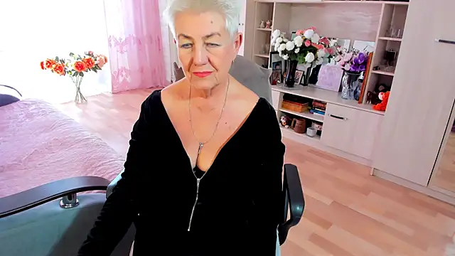 HotandMature online show from 04/10/26, 09:27