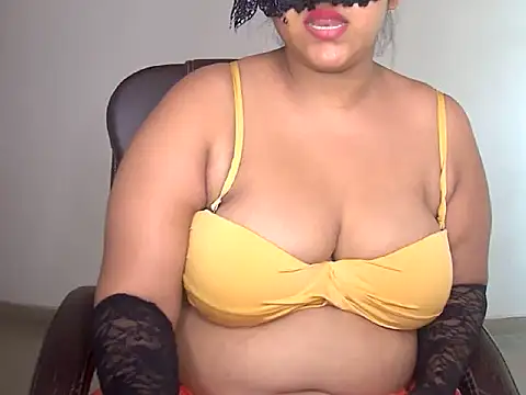 Snapshot of mrymlove chatting on 09/29/25, 07:37 mrymlove online show from 09/29/25, 07:37