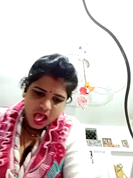 Snapshot of Rani_sahiba chatting on 10/28/25, 08:19 Rani sahiba online show from 10/28/25, 08:19