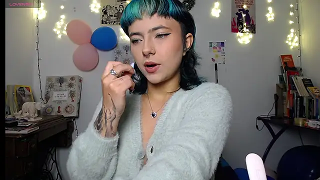 AlmaNanax online show from 12/18/25, 01:11