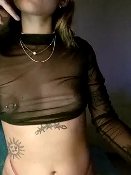 Snapshot of malvinaAAA chatting on 10/17/25, 02:48 malvinaAAA online show from 10/17/25, 02:48