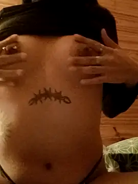 Snapshot of malvinaAAA chatting on 09/22/25, 04:40 malvinaAAA online show from 09/22/25, 04:40