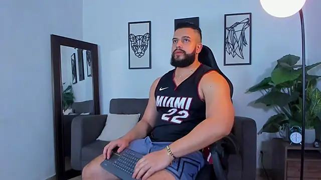 Justin kingX7 online show from 04/18/26, 04:37