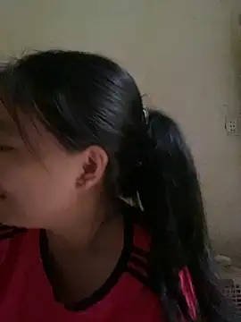 Snapshot of viluna chatting on 10/20/25, 01:18 viluna online show from 10/20/25, 01:18