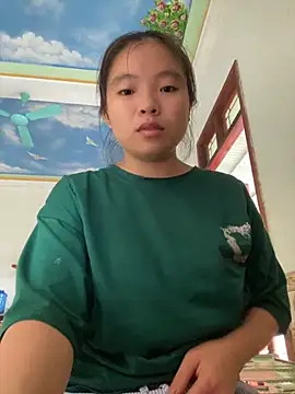 Snapshot of viluna chatting on 10/11/25, 01:28 viluna online show from 10/11/25, 01:28