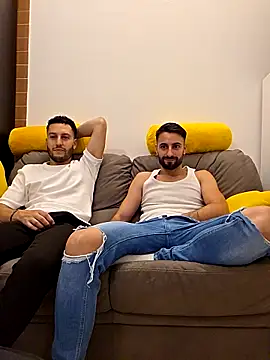 Amicisegreti online show from 05/09/26, 06:44