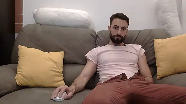 Amicisegreti online show from 03/29/26, 08:10