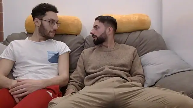 Amicisegreti online show from 03/23/26, 09:36