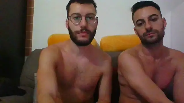 Amicisegreti online show from 10/18/25, 04:58