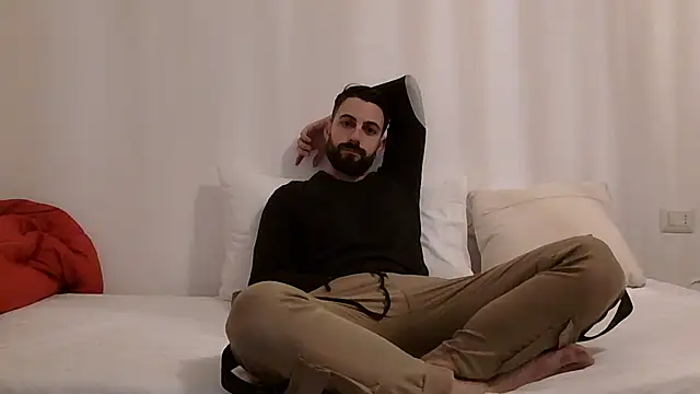 Amicisegreti online show from 03/27/26, 05:47