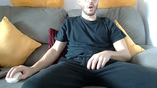 Amicisegreti online show from 12/18/25, 11:47