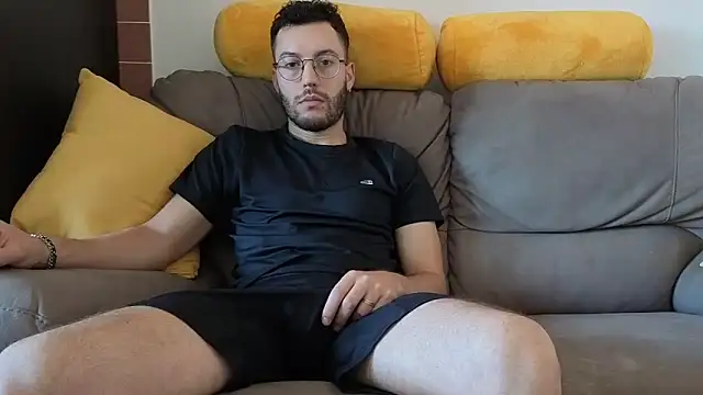 Amicisegreti online show from 05/13/26, 05:25