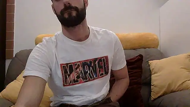 Amicisegreti online show from 12/17/25, 04:23