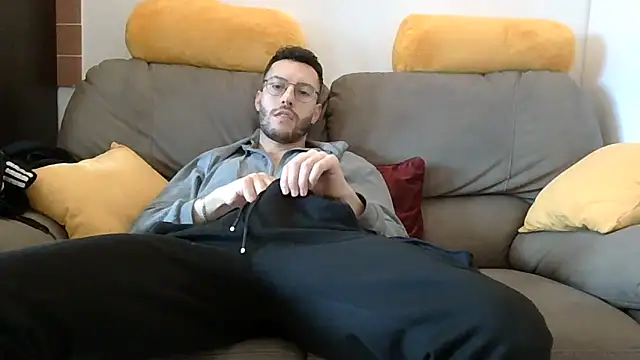 Amicisegreti online show from 12/21/25, 11:12