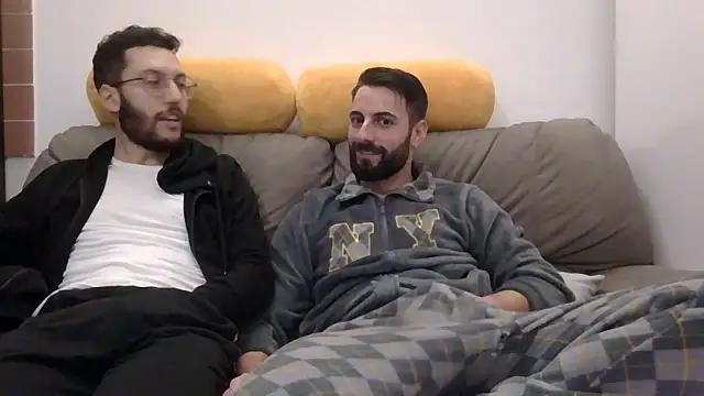 Amicisegreti online show from 03/06/26, 09:54