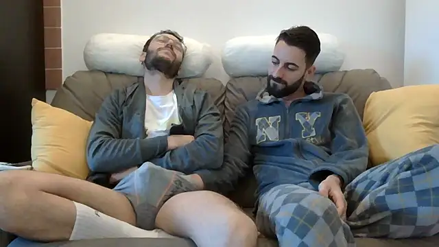 Amicisegreti online show from 03/31/26, 05:42