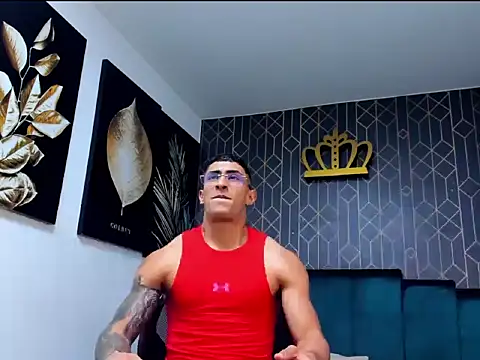 Snapshot of adrian_ray chatting on 11/24/25, 06:19 adrian ray online show from 11/24/25, 06:19