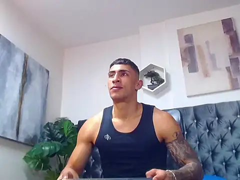 Snapshot of adrian_ray chatting on 11/25/25, 06:08 adrian ray online show from 11/25/25, 06:08