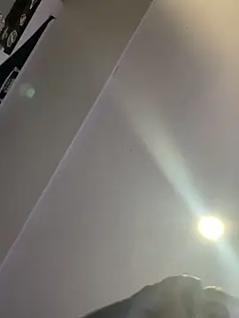 Snapshot of adrian_ray chatting on 11/13/25, 06:34 adrian ray online show from 11/13/25, 06:34