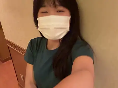 Snapshot of hikiwarinatto_xoxo chatting on 10/08/25, 01:01 hikiwarinatto xoxo online show from 10/08/25, 01:01