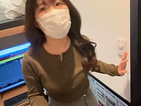 hikiwarinatto xoxo online show from 11/29/25, 06:13